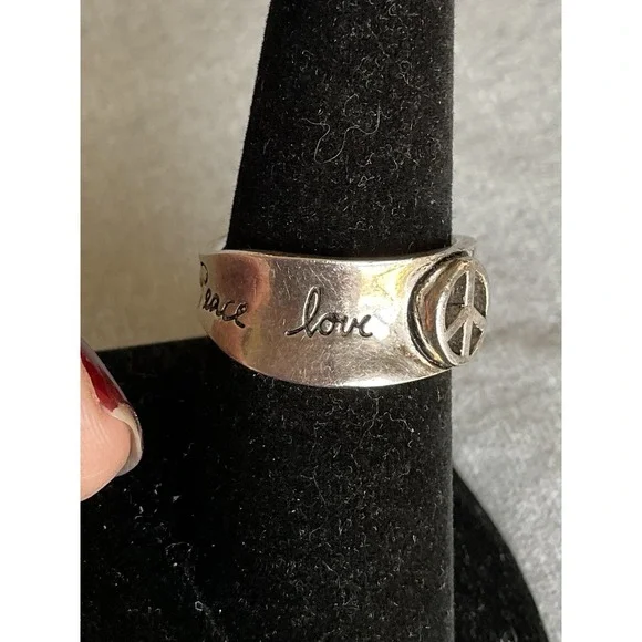 925 LA Stamped Sterling Silver Peace Love Harmony Engraved Ring Size 9 - Picture 3 of 11